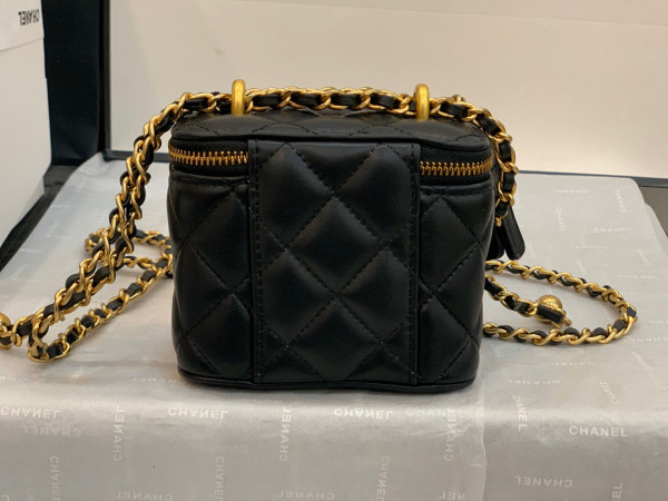 CL SMALL VANITY WITH CHAIN